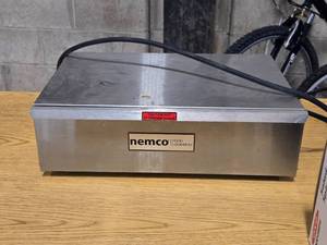 Nemco 20W Commercial NSF Food  Bun Warmer 8024-BW