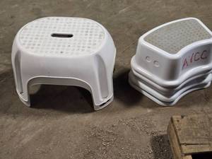 Lot of (6) Plastic Step Stools 1-step