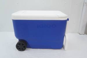Igloo Wheelie 38 qt. Rolling Cooler