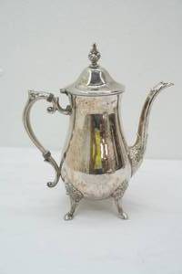 Vintage Leonard Silver-Plated Coffee Pot  Tea Pot. 10.5 tall