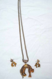 Vintage Cheetah  Leopard Pendant Necklace Set