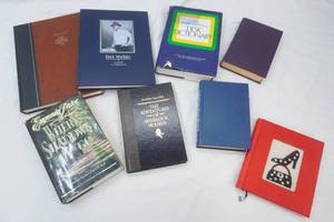 Books and Notebooks. Dictionary, The World Around Readers Digest