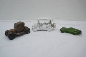 (2ct) Vintage Avon Glass Car Decanters (1ct) Vintage Metal Car Coin Bank 1915 Chevy Coup