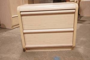 2-Drawer Night Stand. Palliser