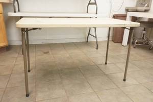 Rectangular Folding Table wmetal legs