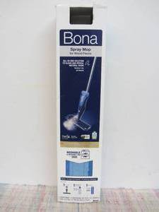 Bona Wood Floor Mop Starter Kit - 1 Spray Mop, 1 Reusable Microfiber Mopping Pad, 1 Refillable Wood Floor Cleaner Liquid