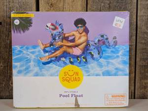 Sun Squad Inflatable Cheetah Sunglasses Pool Float