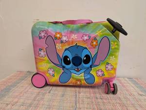 Disney Stitch Checked Hardside Ride on Luggage - Stitch