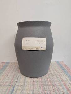 Planter Pot 16x16x20 Charcoal Gray