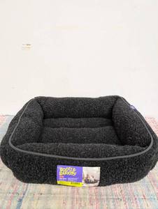 Boots & Barkley 18x20 in Pet Bed