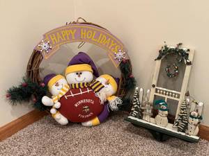 Minnesota Vikings Themed Holiday Snowmen Display with Wreath