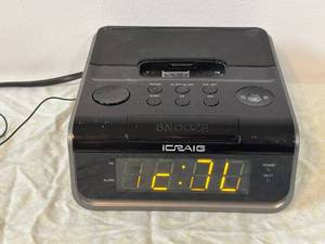 iCraig CMA3045 Alarm Clock with AMFM Stereo Radio & iPodAux Dock