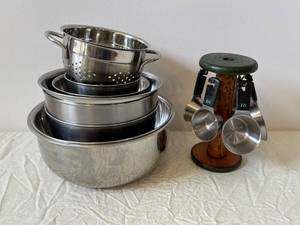 Assorted Stainless Steel Mixing Bowls & Colanders Set with Wood Stand