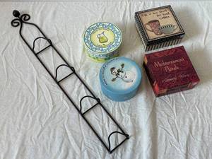 Mediterranean Florals Gift Boxes & Plates - Lemonade Tins & Snowman Plates