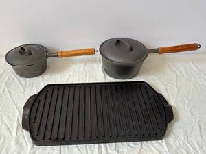 Cast Iron Cookware Set - 2 Pots with Lids & Grill Pan (Lot of 3)