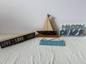 Beach Themed Wooden Sign Set - Distressed Coastal Decor with Rope Hangers