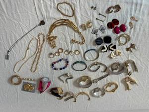 Timex Watches & Assorted Jewelry Lot - Pearls, Bracelets & Earrings