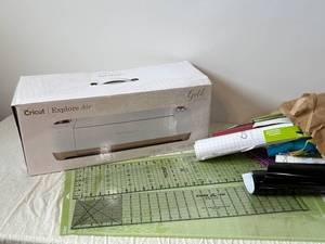Cricut Explore Air Gold Edition Cutting Machine - Mats, Vinyl & Accessories