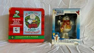 Peanuts We Wish You a Merry Christmas Collectors Puzzle (550 Pieces) - Frosty The Snowman