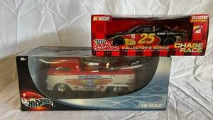 Racing Champions Chase The Race 2002 Edition VW Pickup - 124 Die-Cast Replica