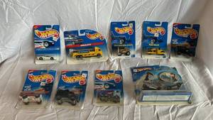 Hot Wheels Die-Cast Cars Mixed Lot - Pearl Driver, Haulers, Flamethrower & Racing Metals