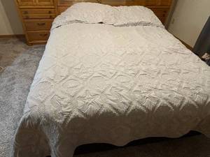 Sealy Posturepedic Reserve Clearview Park Plush Queen Mattress