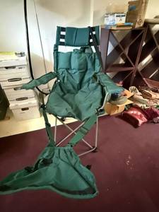 Folding Camping Chair w Adjustable Footrest Green Carry Bag Good