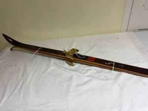 �snes Turski Vintage Wood Ski w Metal Binding Norway 47in Decor