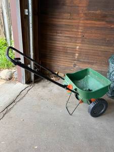 Scotts Walk-Behind Broadcast Lawn Spreader Green Orange Good Cond