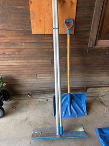 Wide Aluminum Snow Pusher Shovel Blue Handle Push Blade Good Cond