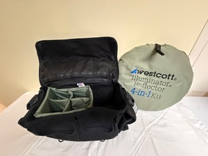 Westcott Illuminator Reflector 4-in-1 Kit With Domke Bag