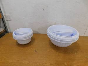 (5) Bloem Grecian 18 in. & 10in. Casper White Plastic Urn Planter