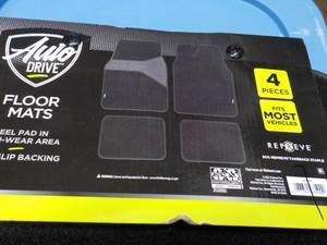 4 pcs Auto Drive Floor Mats...