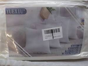 Yuexiu 2 pack 18 x 18 Pillow Inser...