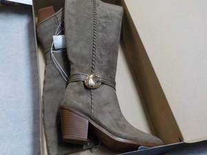 Universal Thread Suede Boots size 9...