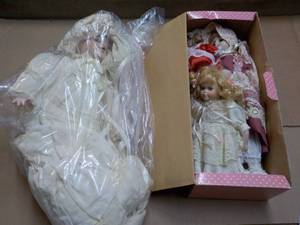 4 Dolls...