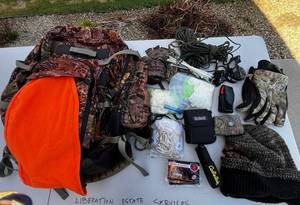 Bushnell Sport 850 Camouflage Rangefinder & Assorted Hunting Gear