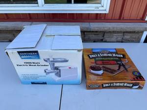Northern Industrial Tools 1000W Electric Meat Grinder & Eastman Outdoors Jerky & Sausage Maker Kit