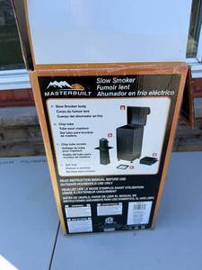 Masterbuilt Electric Slow Smoker in Orig Box