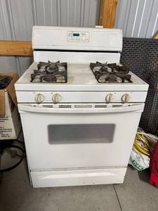 Whirlpool Four-Burner Gas Range with Self-Cleaning Oven - Super Capacity 465