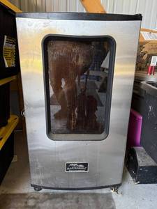 Masterbuilt Electric Smoker - Used, Glass Window Door, Stainless Steel Cabinet