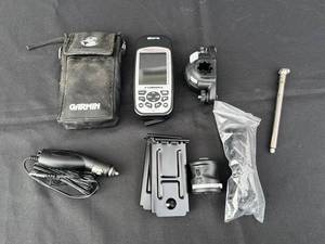 Lowrance iFinder Expedition C Handheld GPS - Garmin Carry Case & Mounting Kit (untested)