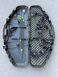 Bowtech Reign 7 Compound Bow - QAD Drop-Away Rest, Case & Accessories