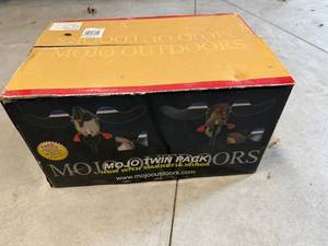 MOJO Outdoors Twin Pack Magnetic Wings Duck Decoys - Drake & Hen In Orig Box