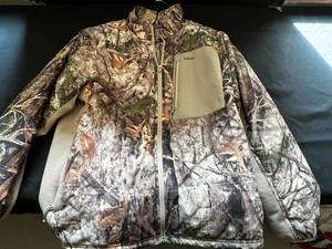 Cabelas Camouflage Insulated Hunting Jacket - XL