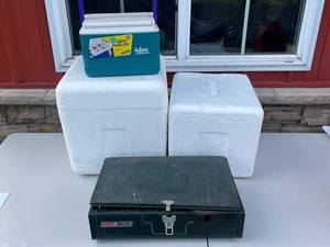 Coleman Dual Fuel CampStove 424 & Igloo Polar Six Cooler (Lot of 2)