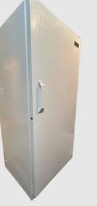 LLS - Frigidaire Frost Free Commercial Upright Freezer
