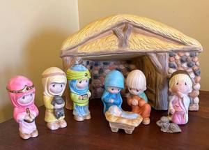 MB - Porcelain Nativity Set