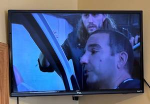MB - TCL Roku TV 31-Inch Smart TV with Built-In Roku