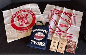 MB - Minnesota Twins Homer Hankies 2006 & 2002, 1991 World Series Tickets & Crossbody Bag
